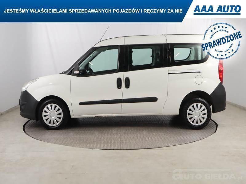 Używany Opel Combo 2015 Biały Minivan