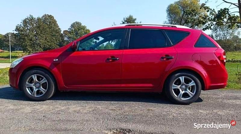 Czerwony Używany 2007 Kia Ceed 2 Kombi | 9499 zł (Dość drogi) - Obraz 1/4