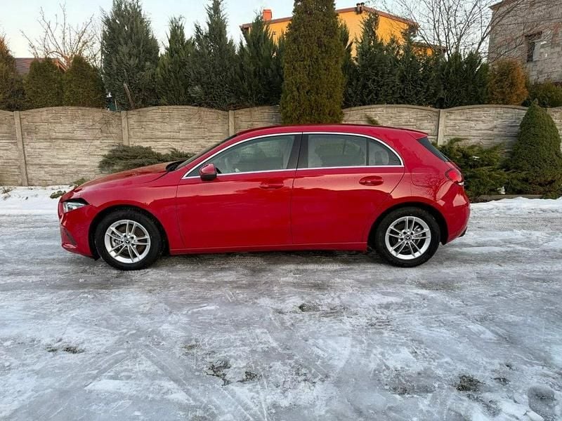 Używany Mercedes A200 163 KM (119 kW) 2019 Czerwony (metalik) Sedan/Limuzyna