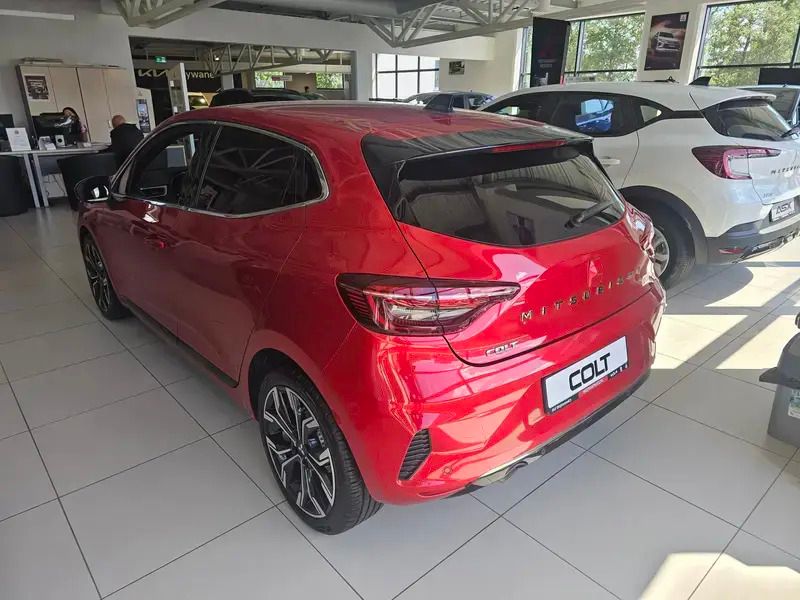 Używany Mitsubishi Colt 2023 Czerwony
