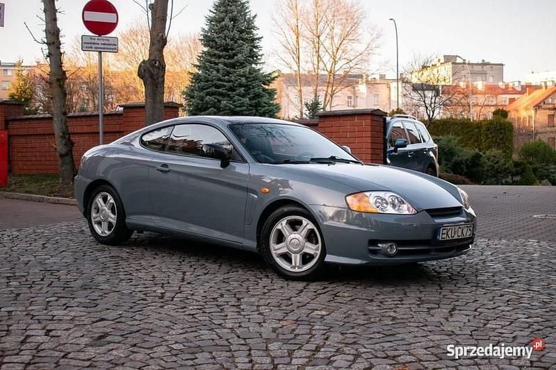 Szary Używany 2002 Hyundai Coupé Coupe | 10 000 zł - Obraz 1/4