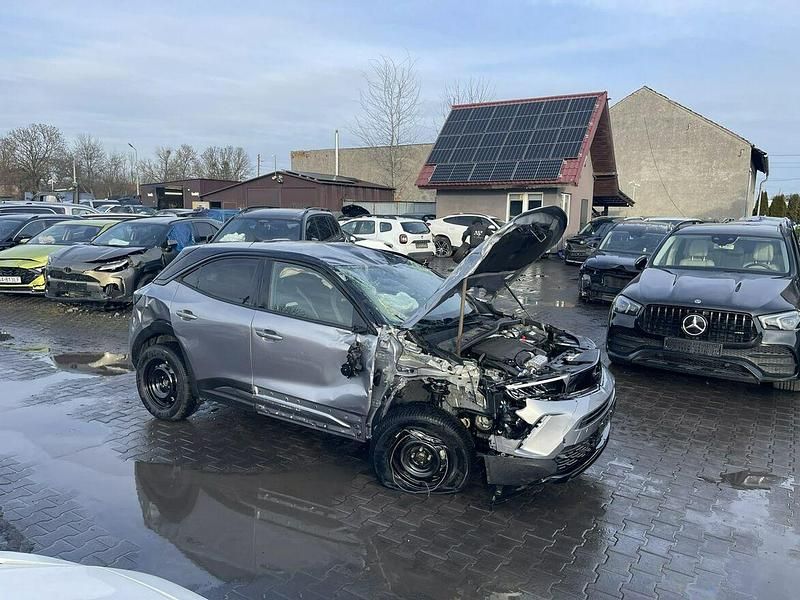 Używany Opel Mokka 130 KM (95 kW) 2025 Srebrny SUV