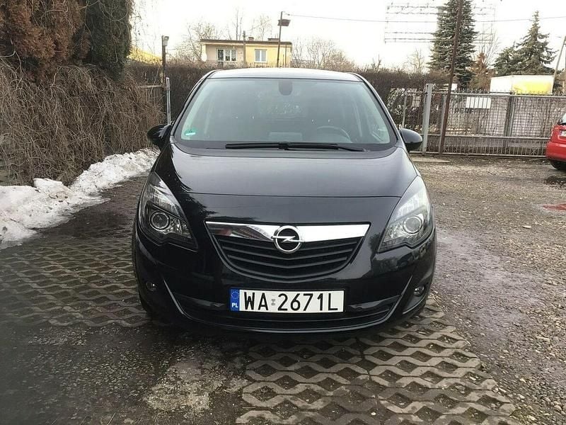 Używany Opel Meriva 2013 Czarny Minivan