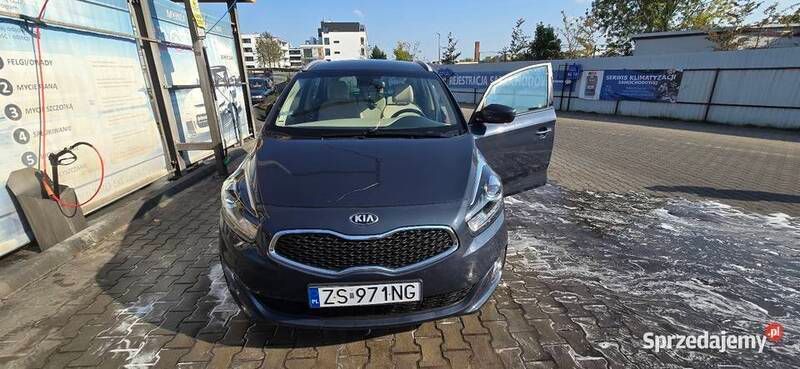 Zielony Używany 2013 Kia Carens Minivan | 25 500 zł (Super Cena) - Obraz 1/4