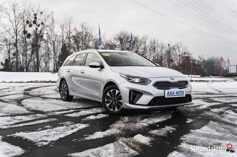 Używany Kia Ceed 2021 Srebrny Hatchback