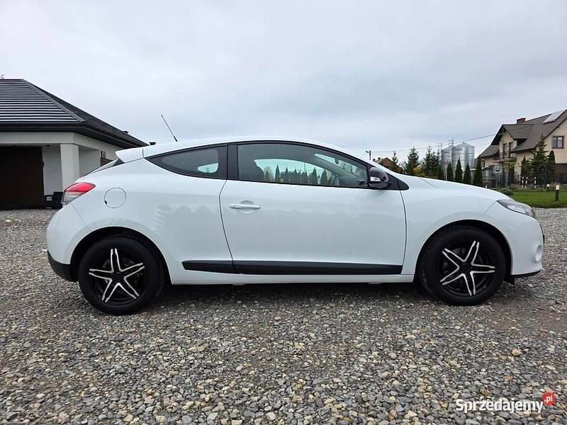 Biały Używany 2010 Renault Mégane Coupé Dynamique Coupe | 19 900 zł - Obraz 1/4