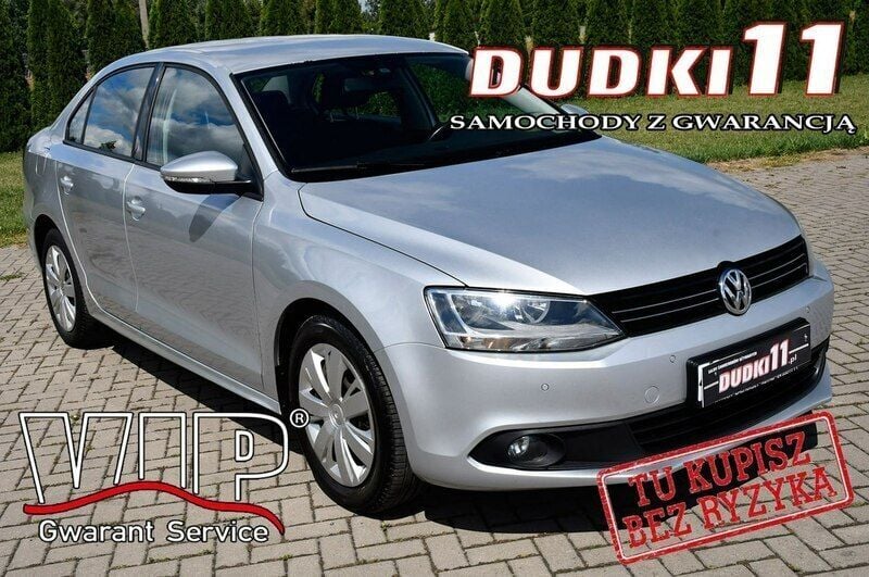 Srebrny Używany 2011 VW Jetta Sedan/Limuzyna | 19 900 zł (Uczciwa cena) - Obraz 1/4