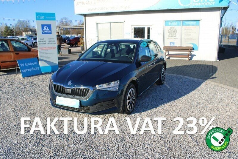 Zielony ciemny (metalik) Używany 2020 Skoda Scala Hatchback | 39 756 zł (Uczciwa cena) - Obraz 1/4