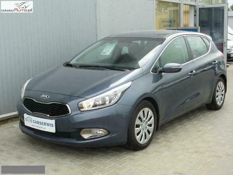 Niebieski (metalik) Używany 2012 Kia Ceed 2 Hatchback | 49 900 zł - Obraz 1/4