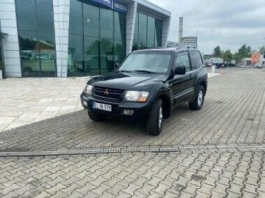 Czarny Używany 2002 Mitsubishi Pajero SUV | 29 899 zł - Obraz 1/4