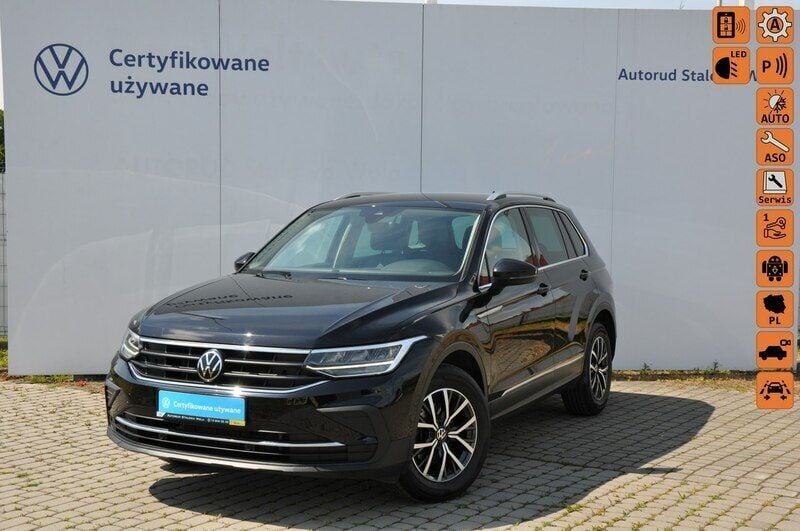 Czarny Używany 2023 VW Tiguan Life SUV | 124 900 zł (Dość drogi) - Obraz 1/4