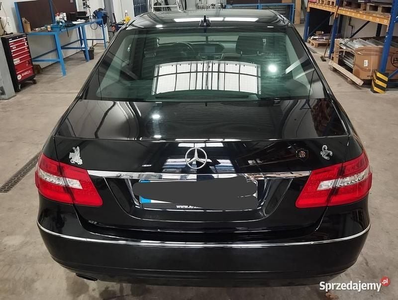 Używany 2010 Mercedes E250 | 39 500 zł - Obraz 1/4