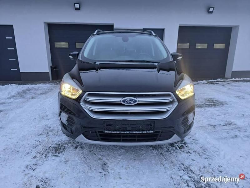 Czarny Używany 2016 Ford Kuga SUV | 54 900 zł (Uczciwa cena) - Obraz 1/4