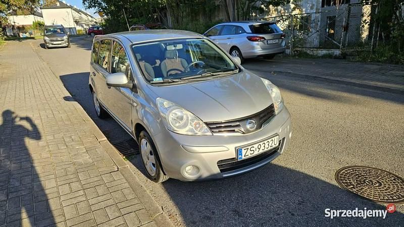 Srebrny (metalik) Używany 2011 Nissan Note Minivan | 11 900 zł (Super Cena) - Obraz 1/4