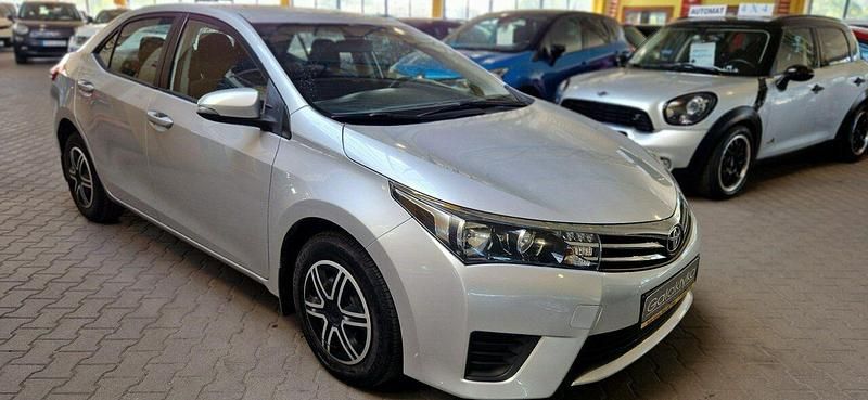 Srebrny Używany 2015 Toyota Corolla Sedan/Limuzyna | 43 900 zł (Dość drogi) - Obraz 1/2