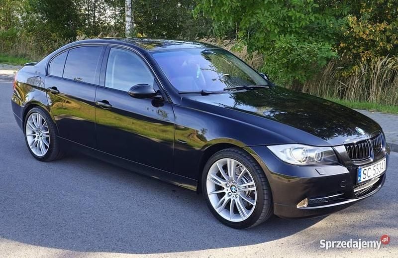 Czarny Używany 2005 BMW 330 Sedan/Limuzyna | 30 000 zł - Obraz 1/4