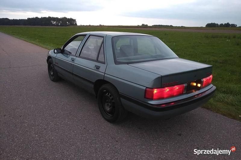 Używany Chevrolet Corsica LT 1990 Zielony Sedan/Limuzyna