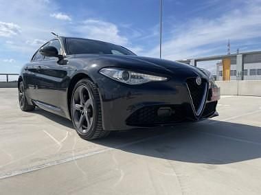 Czarny Używany 2022 Alfa Romeo Giulia Super Sedan/Limuzyna | 89 900 zł - Obraz 1/4