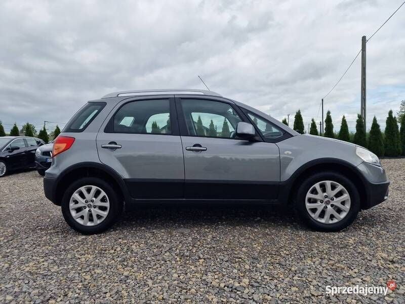 Szary Używany 2011 Fiat Sedici Emotion SUV | 23 900 zł (Dobra cena) - Obraz 1/4