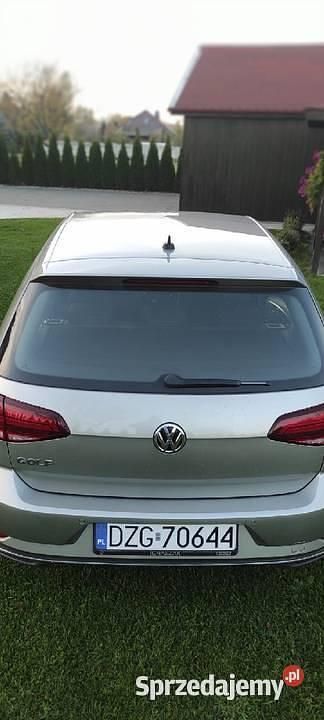 Używany VW Golf VII 2018 Srebrny Sedan/Limuzyna