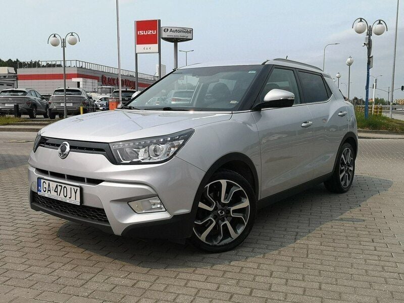 Srebrny (metalik) Używany 2016 Ssangyong Tivoli Quartz SUV | 45 900 zł (Uczciwa cena) - Obraz 1/4
