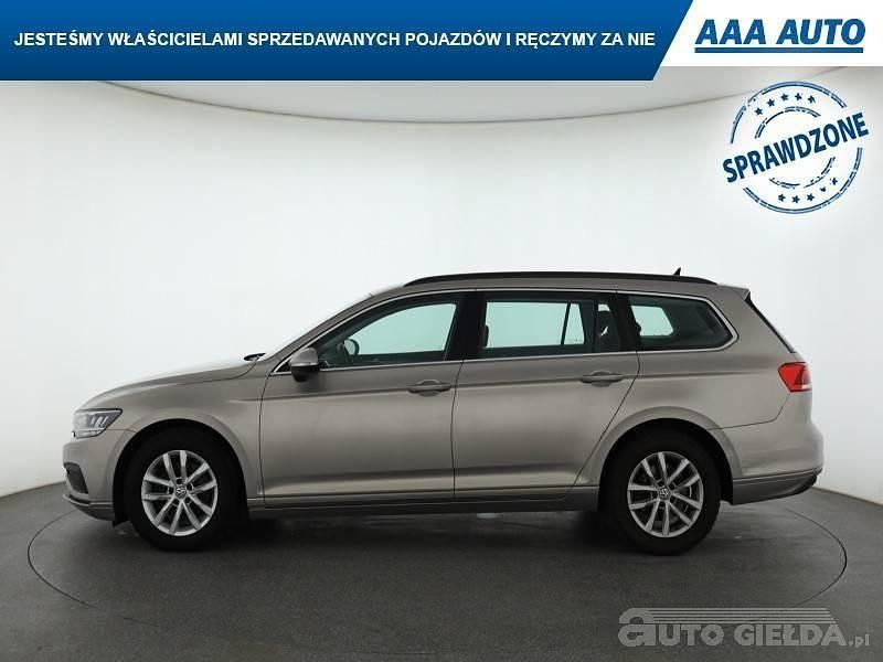 Używany VW Passat 2019 Beżowy