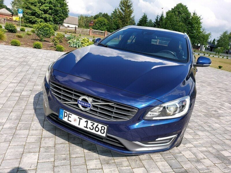 Używany Volvo V60 Ocean Race 181 KM (133 kW) 2014 Niebieski Kombi