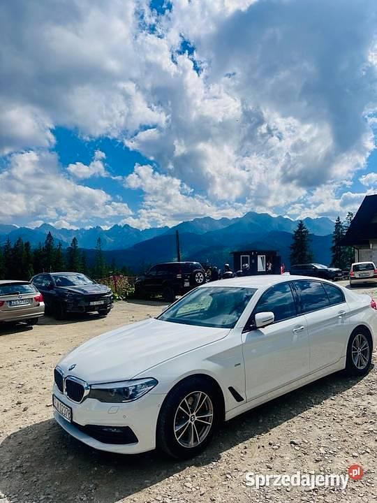 Biały Używany 2017 BMW 520 Sport Line Sedan/Limuzyna | 84 500 zł (Super Cena) - Obraz 1/4