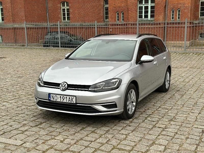 Srebrny Używany 2019 VW Golf VII Comfortline Kombi | 47 600 zł (Uczciwa cena) - Obraz 1/4