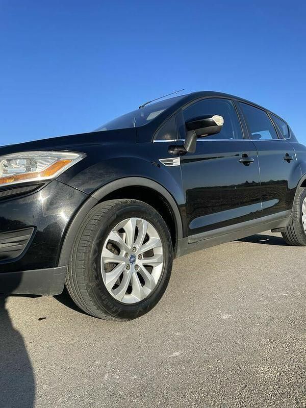 Używany Ford Kuga 2009 Czarny SUV