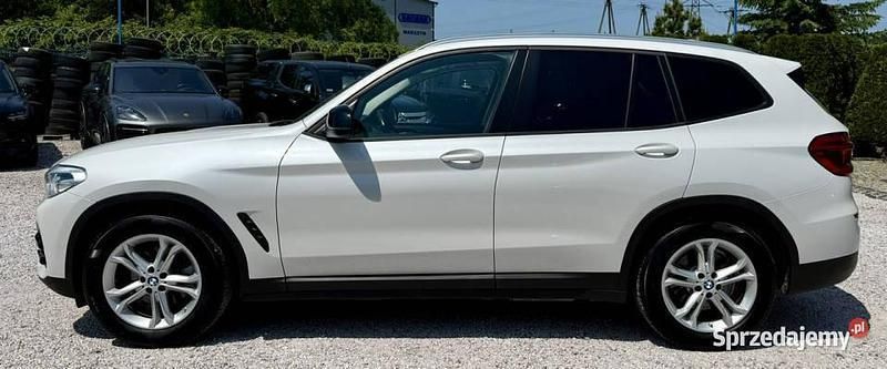 Biały (metalik, perła) Używany 2021 BMW X3 SUV | 105 900 zł - Obraz 1/4