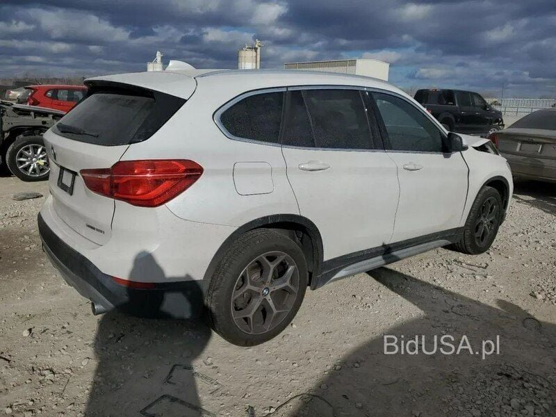 Biały Używany 2017 BMW X1 SUV | 36 500 zł - Obraz 1/4