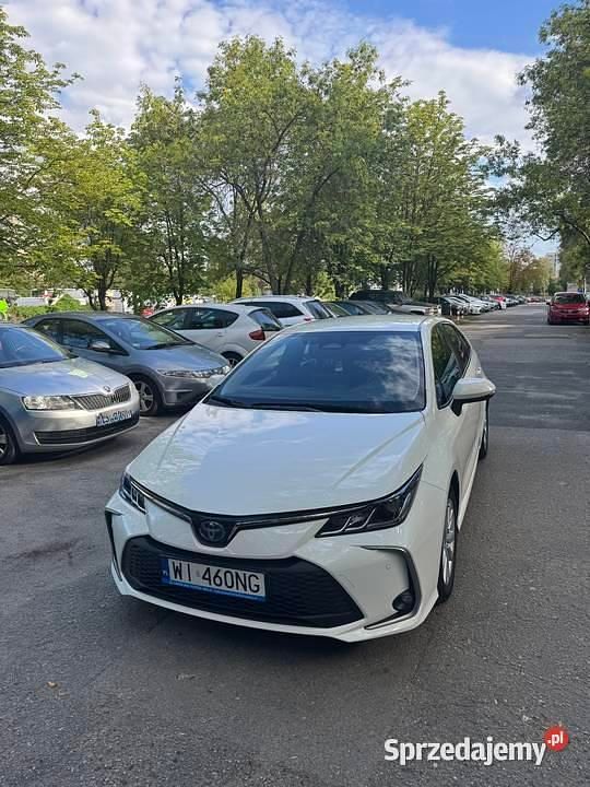 Biały Używany 2023 Toyota Corolla Comfort Sedan/Limuzyna | 99 900 zł - Obraz 1/4