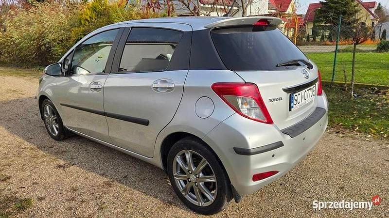 Srebrny Używany 2013 Toyota Yaris Hatchback | 39 900 zł (Uczciwa cena) - Obraz 1/4
