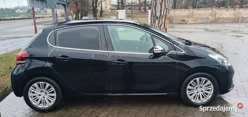 Używany Peugeot 208 Allure 2018 Hatchback