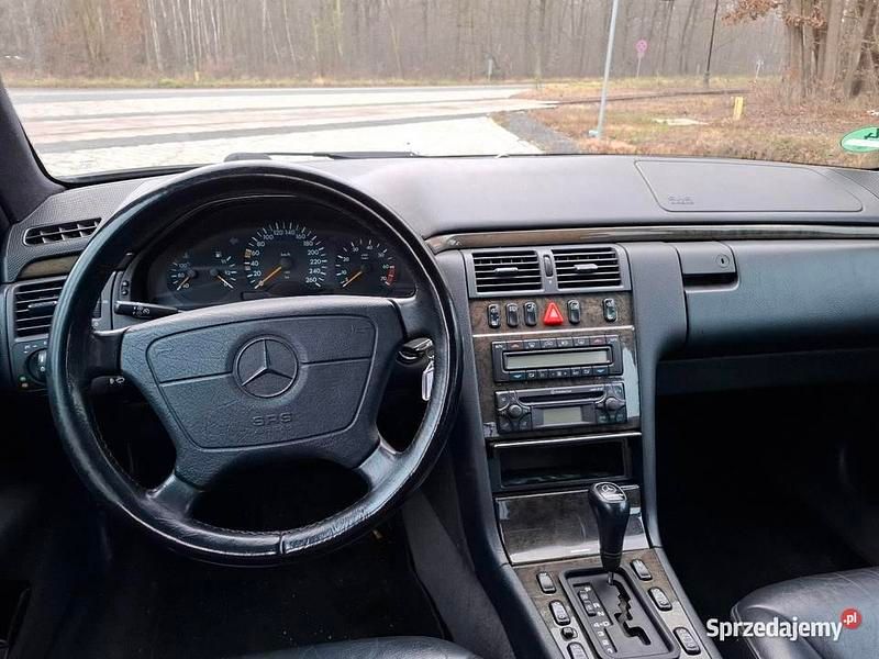 Używany 1997 Mercedes E420 Avantgarde Sedan/Limuzyna | 18 900 zł - Obraz 1/4