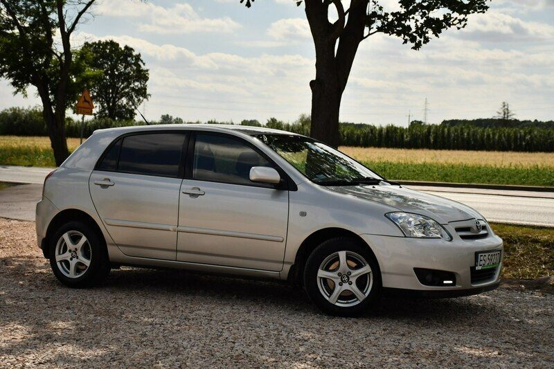 Używany Toyota Corolla 90 KM (66 kW) 2006 Beżowy (metalik, perła) Hatchback