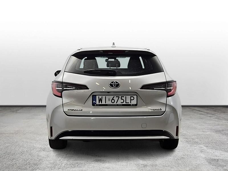 Używany Toyota Corolla Comfort 122 KM (89 kW) 2021 Srebrny Kombi