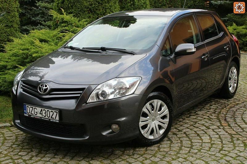 Szary (metalik) Używany 2012 Toyota Auris Hatchback | 24 700 zł (Super Cena) - Obraz 1/4