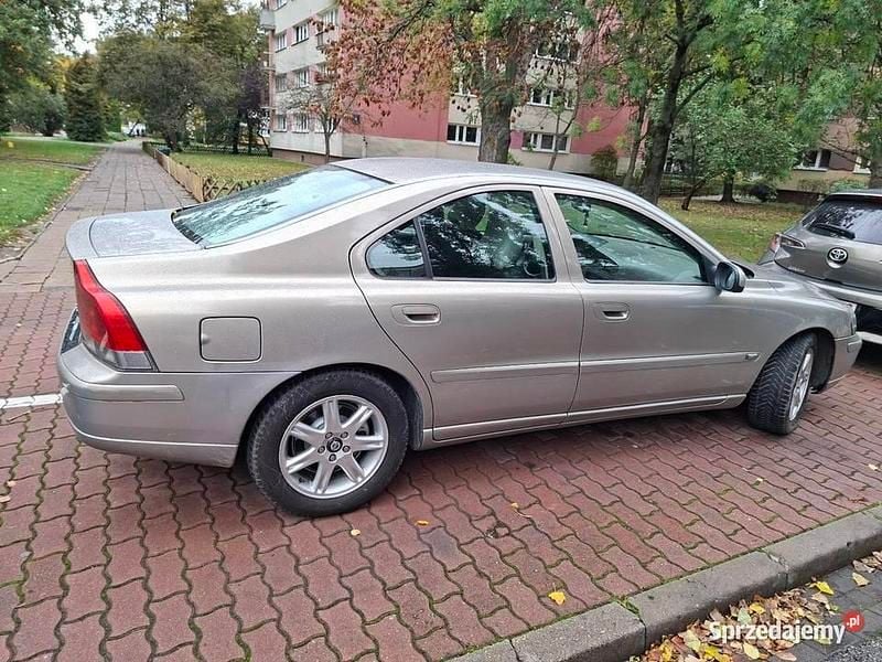 Srebrny Używany 2003 Volvo S60 Sedan/Limuzyna | 7000 zł (Dobra cena) - Obraz 1/4