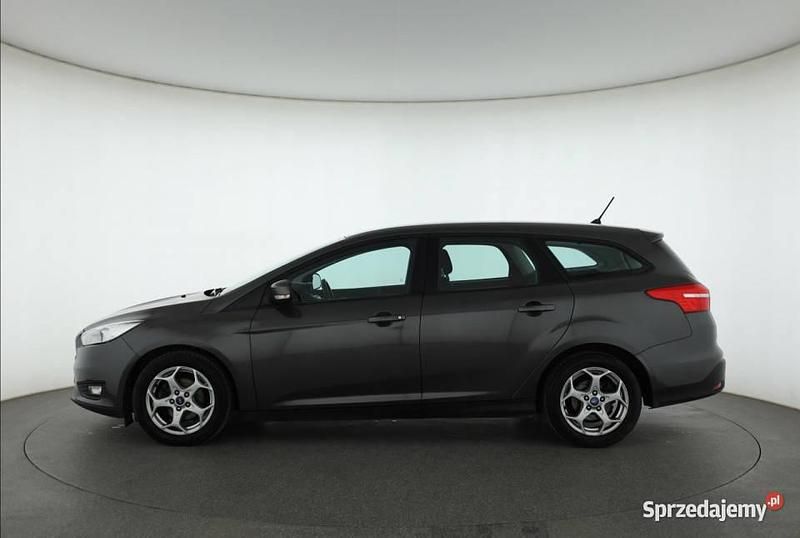 Używany Ford Focus 2017 Szary Kombi