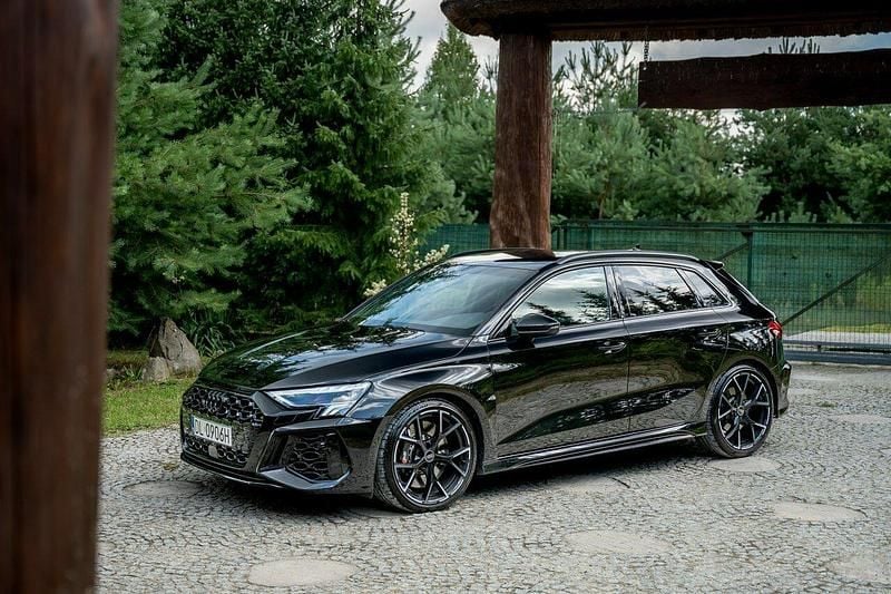 Używany Audi RS3 Sport 400 KM (294 kW) 2023 Czarny (metalik) Sedan/Limuzyna