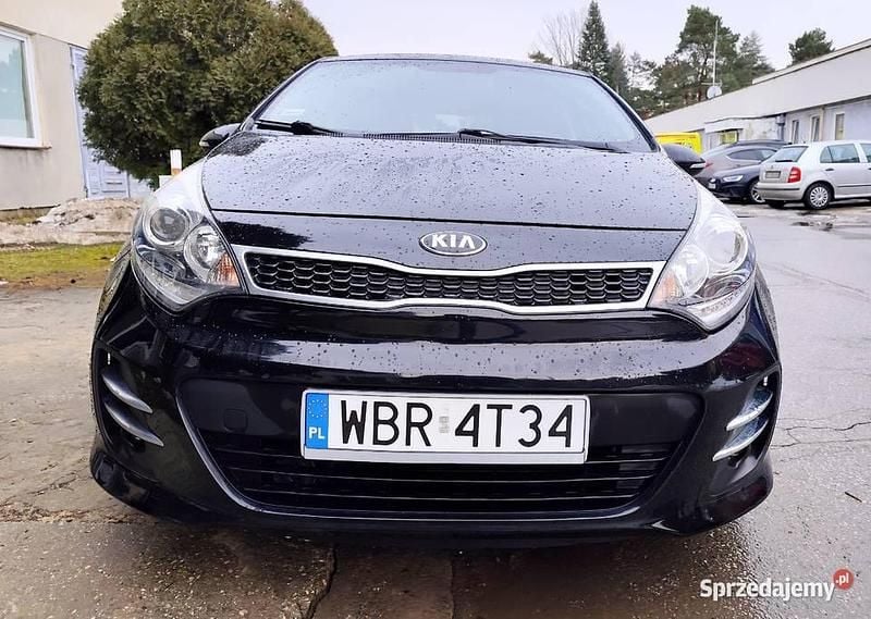 Używany Kia Rio 2017 Czarny Hatchback