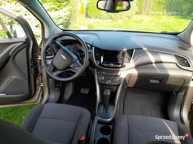 Złoty Używany 2018 Chevrolet Trax SUV | 59 900 zł - Obraz 1/4