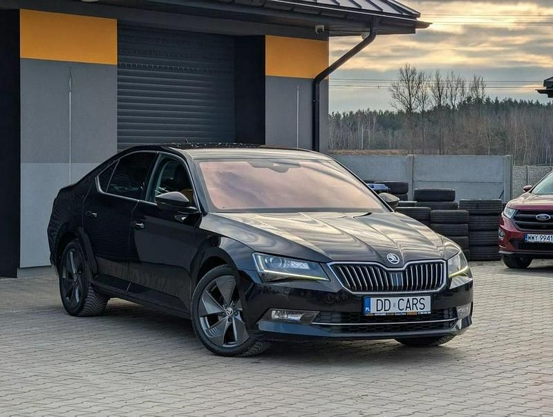 Używany Skoda Superb 150 KM (110 kW) 2016 Czarny (metalik) Sedan/Limuzyna
