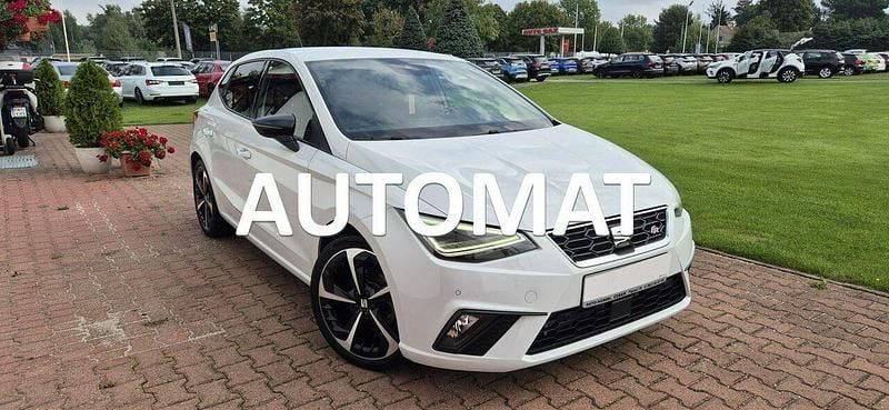 Biały Używany 2023 Seat Ibiza Hatchback | 78 800 zł - Obraz 1/4