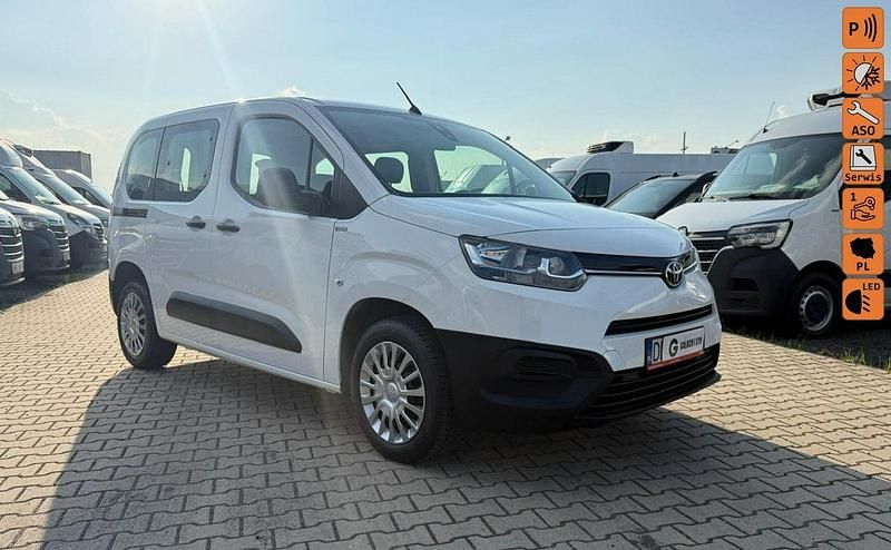 Biały (metalik, perła) Używany 2022 Toyota Proace City City Van | 58 960 zł - Obraz 1/4
