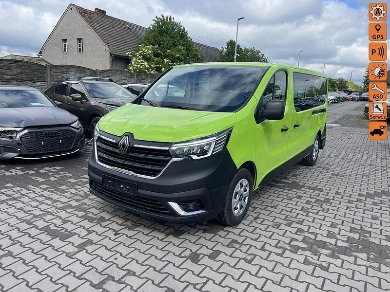 Zielony jasny Używany 2024 Renault Trafic Van | 109 900 zł - Obraz 1/4