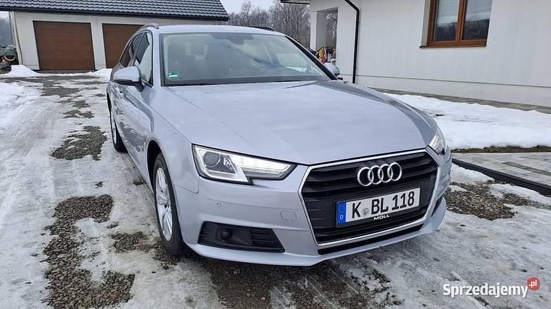 Srebrny Używany 2018 Audi A4 Kombi | 39 900 zł - Obraz 1/4