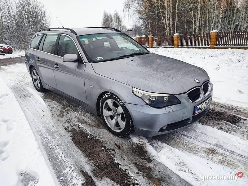 Szary Używany 2004 BMW 525 Kombi | 10 900 zł (Uczciwa cena) - Obraz 1/4